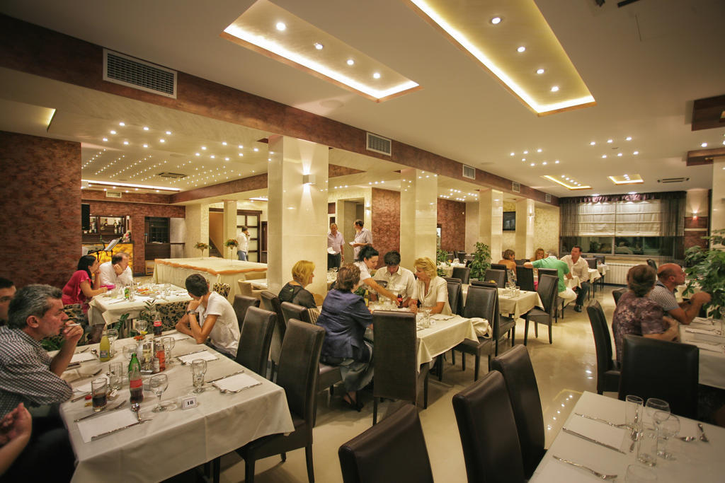 Hotel Ellena Herceg Novi Exterior photo